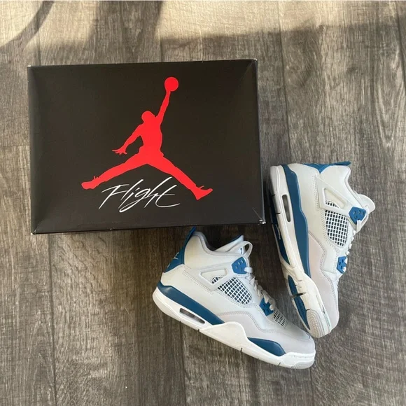 Air Jordan 4 Retro Military Blue5.5Y
